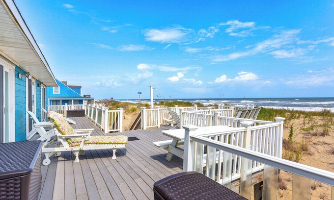 Sea Retreat House | Oceanfront Retreat at 4075 The Pearl with Spa & Ocean View