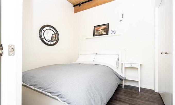 Exchange District Condo | Exceptional 2BR Retreat in Exchange District with Pool & Fast WiFi