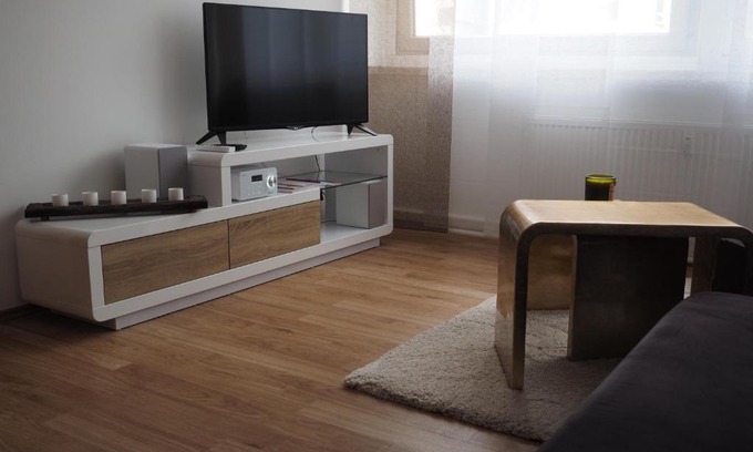 Unterbilk Apartment | 41 Reichsstraße: Family-Friendly Hotel with Great Amenities