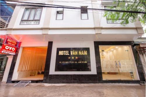 My Đinh Hotel | Discover 411 Van Nam Hotel: Family-Friendly & Accessible Stays