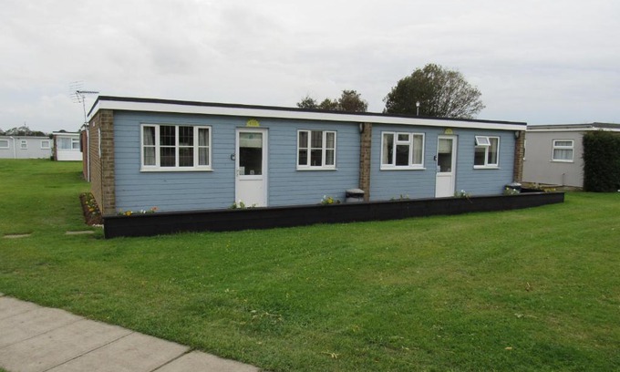 Great Yarmouth Ski Chalet | Discover California Sands: Family-Friendly Ocean View Retreat