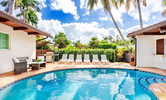 Hollywood Lakes Villa | Exceptional 5BR Villa with Ocean View near Hollywood Beach