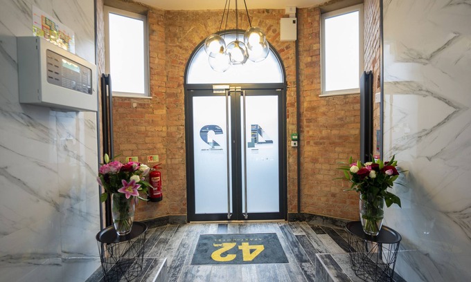 Scunthorpe Hotel | Cozy 42 Apart-hotel: Child-Friendly with Breakfast Included