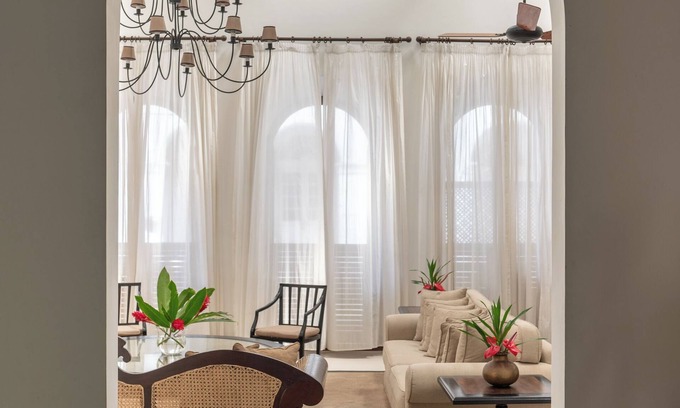 Fort Galle Hotel | Charming 42 Lighthouse Street: Family-Friendly with Breakfast