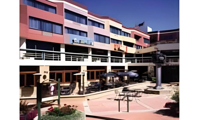 Fisherman's Wharf Hotel | Tranquil 5-Star Hotel with Restaurant and Family Amenities