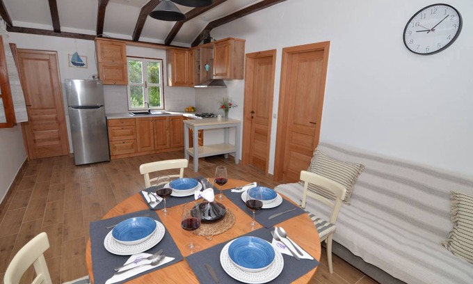 Otok Zizanj House | Pet-Friendly Coastal Retreat with Ocean View for 5 Guests