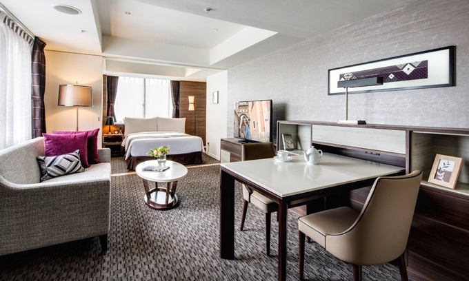 Tsukiji Hotel | Weekend Getaway in Room 609, Ginza Tsukiji - Tokyo