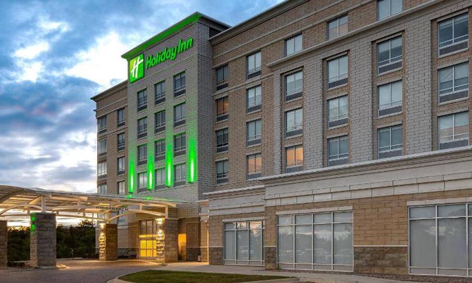 Livonia Hotel | Explore 49 m² Hotel: Pet-Friendly with Pool & Kitchen