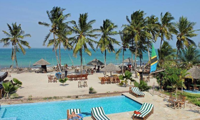 Dar es Salaam Resort | Oceanfront Resort with Pool for 4 Guests