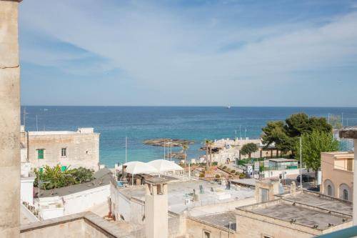 Centro Storico Apartment | Spacious 2-Bedroom Apartment with Kitchen for Up to 4 Guests