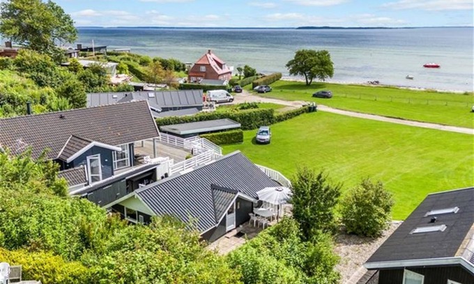 Hejlsminde Strand House | 45 m² House ∙ 2 bedrooms ∙ 4 guests