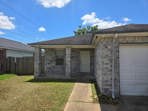 Houston House | 4507 springridge rd