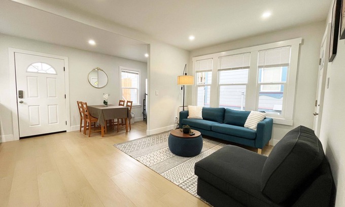 San Jose House | Modern SanJose Downtown 1b Home with Free WIFI & Parking