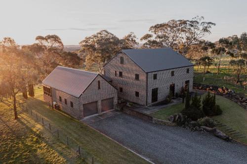 Talunga Villa | Idyllic 47 Woolshed Road: Pet-Friendly Adelaide Hills Retreat