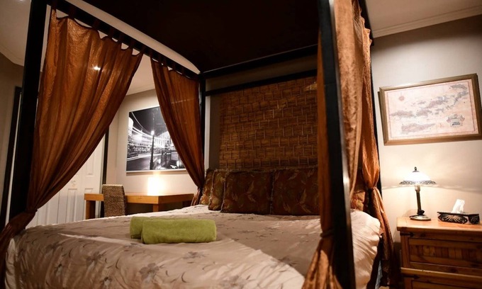 Richmond Bed & Breakfast | Eco-Friendly Retreat with Steam Shower Near Airport