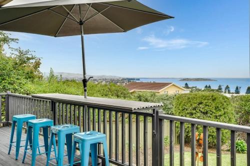 Encounter Bay House | Family-Friendly Retreat with Sea Views at 48 Rumbelow St
