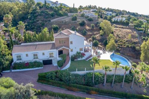 Mijas Villa | Exclusive Villa with Private Pool & Scenic Views in Mijas
