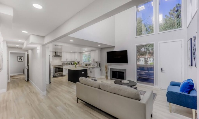 Menlo Park House | Upscale Home with AC & Patio Near Meta and Stanford