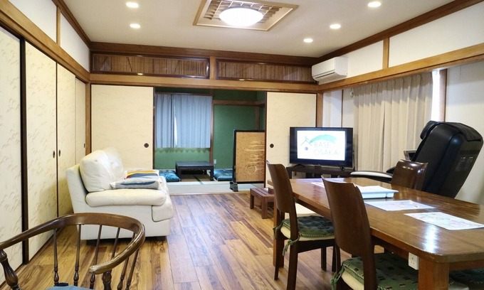 Naniwa House | Comfortable 4A House for Families with Tatami & Hot Tub