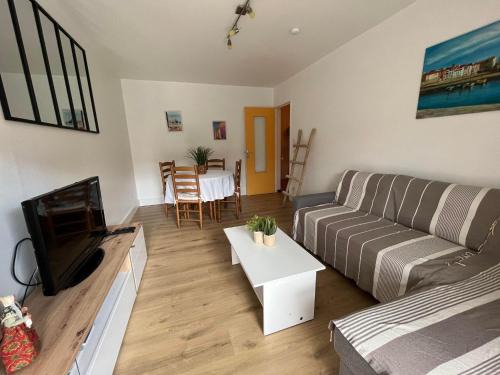 Collioure Apartment | Oceanfront 4-Star Apartment Near the Beach for Families