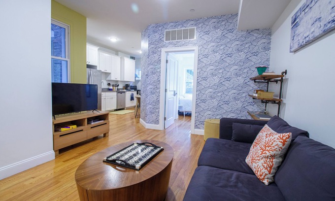 Washington Park Apartment | Bright Family Apartment with Kitchen in Roxbury