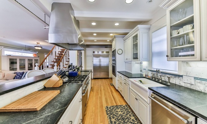 The Strand House | Beautiful Ocean View Retreat with Spa & Steps to Beach