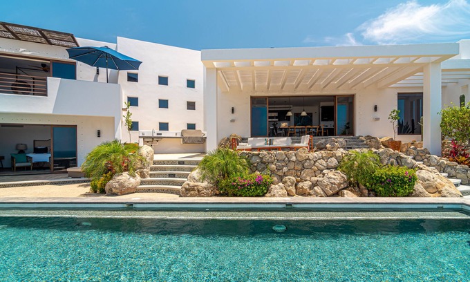 Buzzards House | Ocean View Villa: Walk to the Beach with Top Amenities