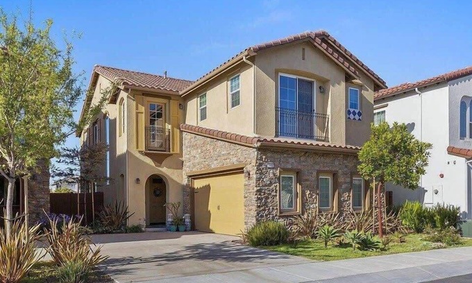 Oxnard Apartment | Oxnard Villa: Ideal Getaway with Pool and Spa Amenities