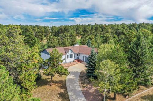 Woodmoor House | Cozy Woodland Lodge with Pool Table and Dog-Friendly Vibes