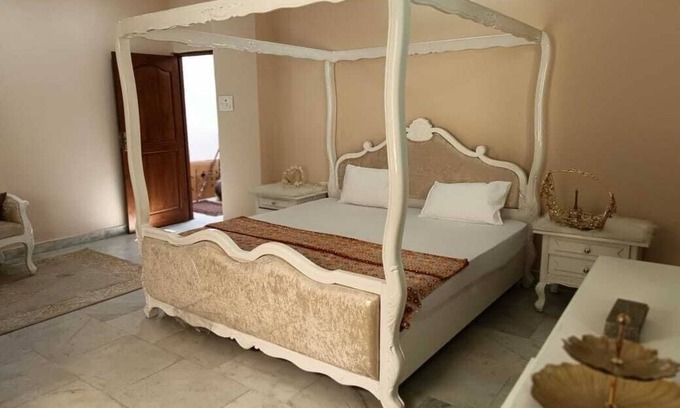 Hyderabad House | Elegant 4BHK Home in Prime Hyderabad Location - Family Friendly