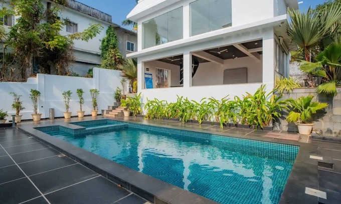 Candolim Apartment | 4BHK Pvt Pool Apt Candolim Luxfort