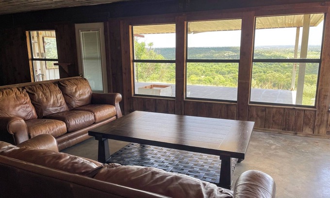 Mineral Wells House | Experience Breathtaking Views in a Family-Friendly Retreat