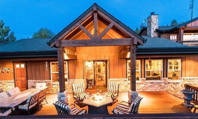 Crooked River Ranch House | Tranquil 4BR Bend Country Retreat with Spa and Mt Views
