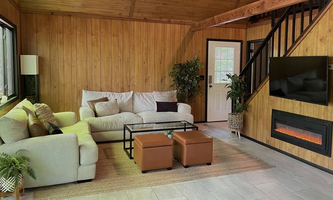 Lakeville Ski Chalet | 4BR Cabin in the Amenity Filled Lake Wallenpaupack Estates Lakefront Community