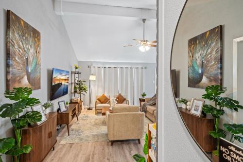Humble House | 4BR Family Home 3mi to IAH 21mi to Houston