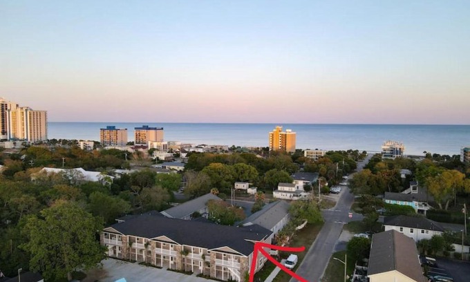 Myrtle Beach House | Family-Friendly 4Br King Beds Steps to Beach & Pet Friendly