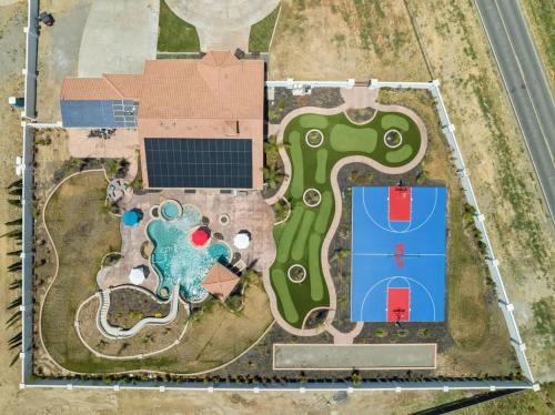 Tracy Villa | Elegant 4BR Entertainment Oasis with Oceanfront Views