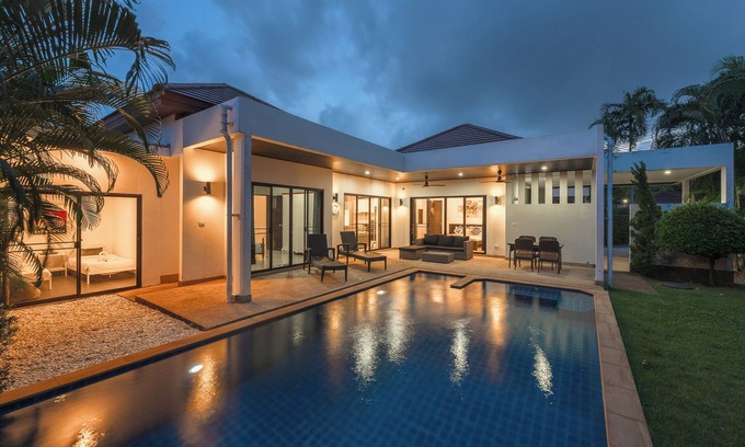 Rawai Apartment | 4Br Near Pier Private Pool & Garden V246