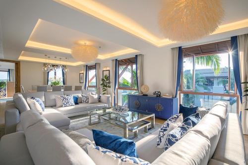 Koh Kaew Apartment | Exclusive 4BR Penthouse at Royal Marina with Rooftop Pool