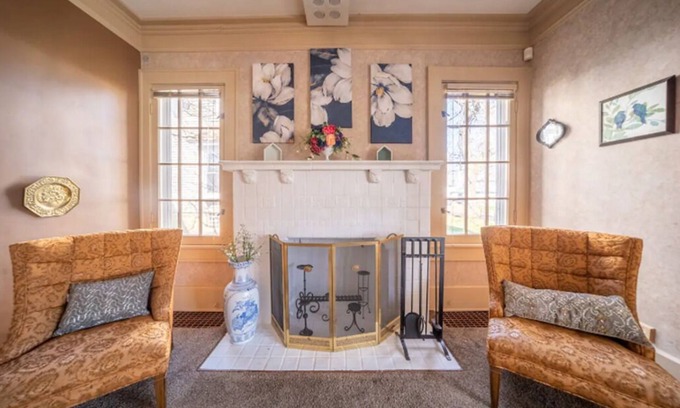 Highland Square House | 4BR Sleeps 10 in Highland Square, Pets ok! Akron