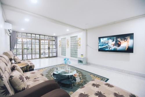 Hat Yai House | Family-Friendly Paradise Found - 4BR Near Lee Garden
