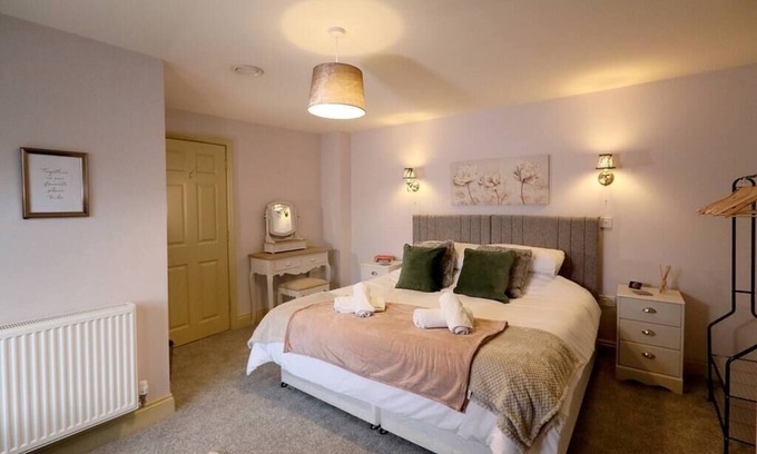 Norwich House | Family-Friendly 4-Bedroom Retreat in Norwich, Norfolk