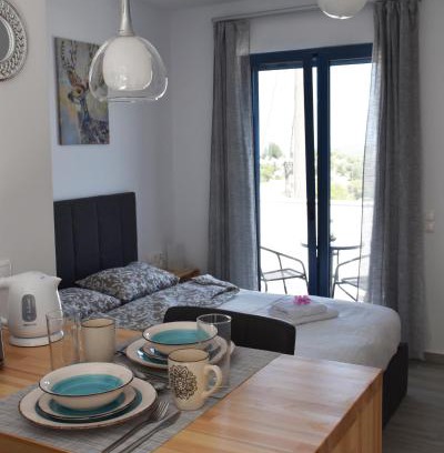 Asklipiio Apartment | Pet-Friendly 4Bro Rooms in Oceanfront Laerma Village