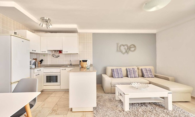 Palm-Mar Apartment | Premier 4th Palm Mar App with Ocean View and Pool