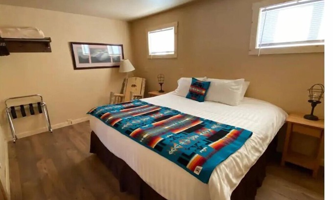 Red River Condo | Cozy River Ranch Condo 1 with Kitchen and Breakfast Included