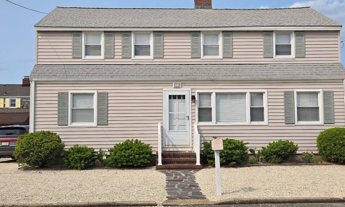 The Dunes House | Oceanfront Retreat: 10/10 Rated, Steps from the Beach!