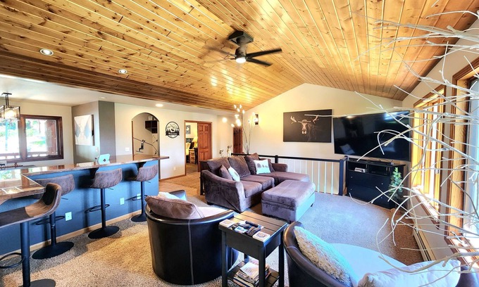 Granby House | Spacious 5-Bedroom Retreat with Game Room & Hot Tub