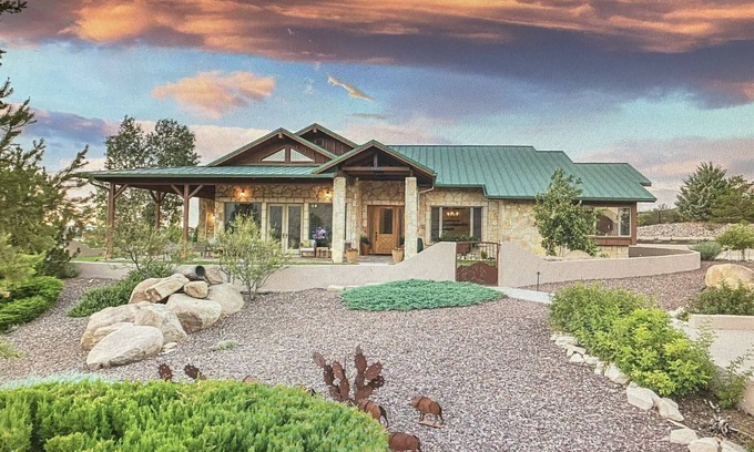 Williamson House | Idyllic Horse Retreat with Mountain Sunset Views in Prescott