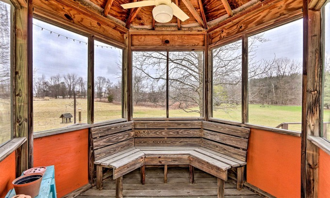 Pickerington Cottage | Family-Friendly 5-Acre Retreat with Woods & Hiking Trails