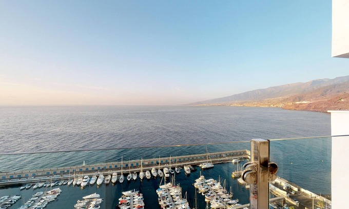 Radazul Apartment | Ocean View Apartment with Spa and Free Parking Awaits!